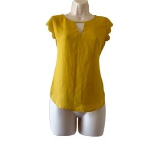 E&M yellow blouse